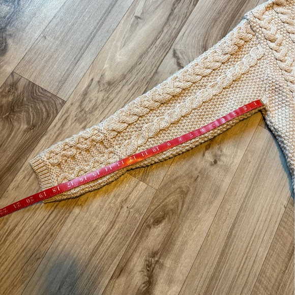 Aran mōr hundred percent Merino wool sweater - Picture 7 of 7